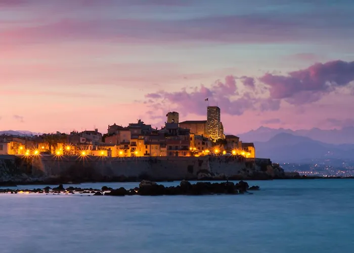 L Olivier Modern And Bright Historic Center Gem, 150m From The Antibes