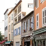 L Olivier Modern And Bright Historic Center Gem, 150m From The Antibes
