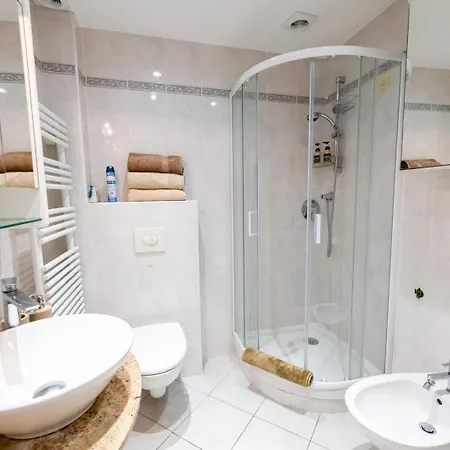 L Olivier Modern And Bright Historic Center Gem, 150m From The * Antibes