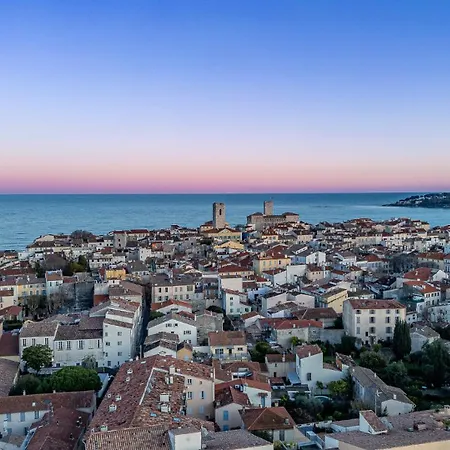 L Olivier Modern And Bright Historic Center Gem, 150m From The Antibes