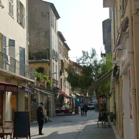 L Olivier Apartment *